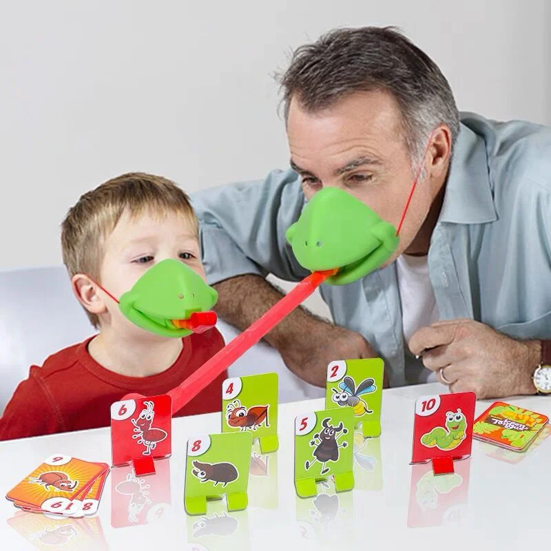 משחק מסכות צפרדע עם לשון נשלפת